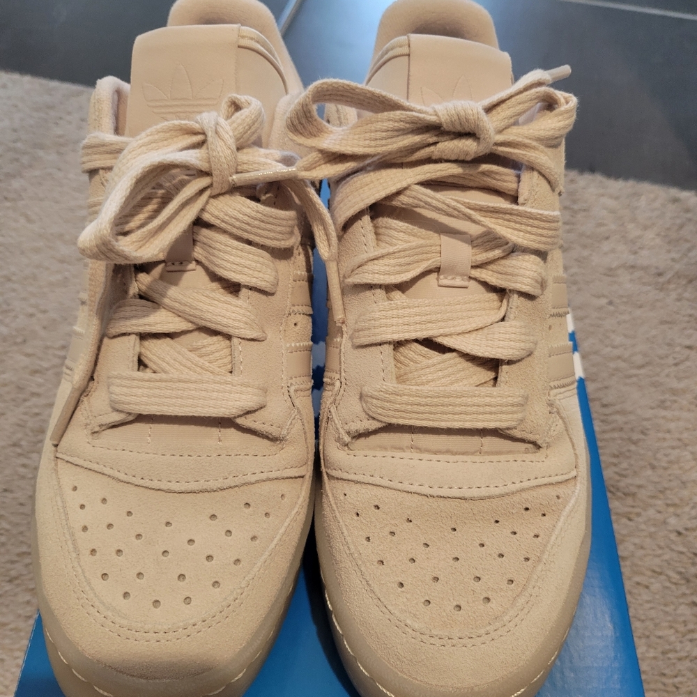 Adidas Sneakers. Excellent Condition